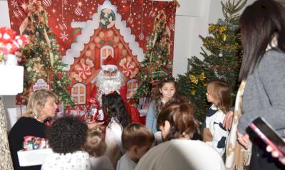 On fête aussi Noël à la crèche ! On fête aussi Noël à la crèche !