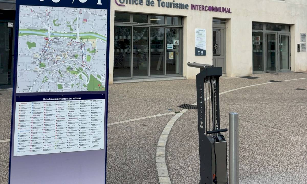 Inauguration des bornes Répar'Vélo à Bollène !