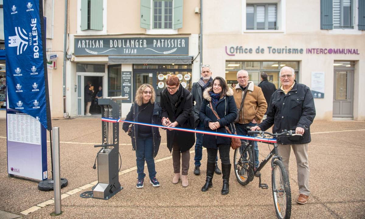 Inauguration des bornes Répar'Vélo à Bollène !