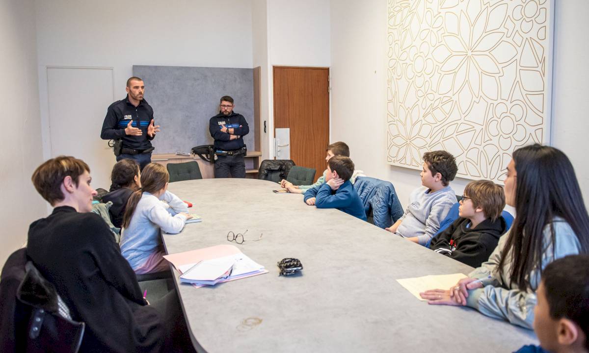 Rencontre entre le Conseil Municipal des Jeunes et les élus de la ville