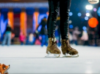 Bonne nouvelle ! La patinoire est toujours ouverte – C’est BO’Noël Bonne nouvelle ! La patinoire est toujours ouverte – C’est BO’Noël