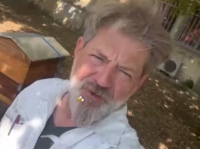 A la rencontre de Pascal BY, le gardien de nos abeilles A la rencontre de Pascal BY, le gardien de nos abeilles