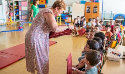Remise de cadeaux aux classes de GS et CM2 Remise de cadeaux aux classes de GS et CM2