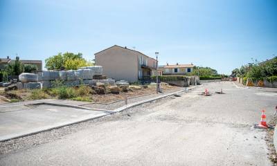Les travaux sur l'allée des Tamaris se poursuivent Les travaux sur l'allée des Tamaris se poursuivent