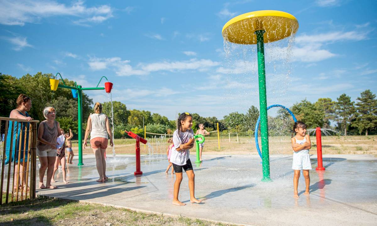 Inauguration du nouvel espace ludique aquatique à l’accueil de loisirs Saint-Férréol