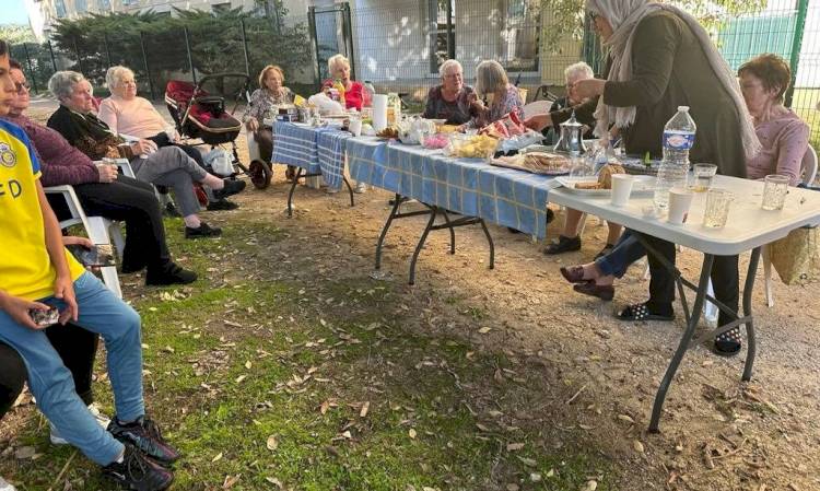 Une après-midi pleine de sourires avec les personnes âgées de Daudet !