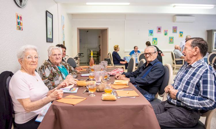 Anniversaires du mois à la résidence des seniors Daudet !