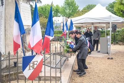 Journée Nationale du Souvenir des Victimes et des Héros de la Déportation. Journée Nationale du Souvenir des Victimes et des Héros de la Déportation.